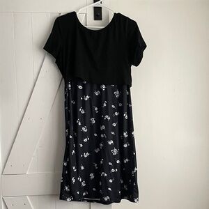 Black and White Floral Nursing/Maternity Dress